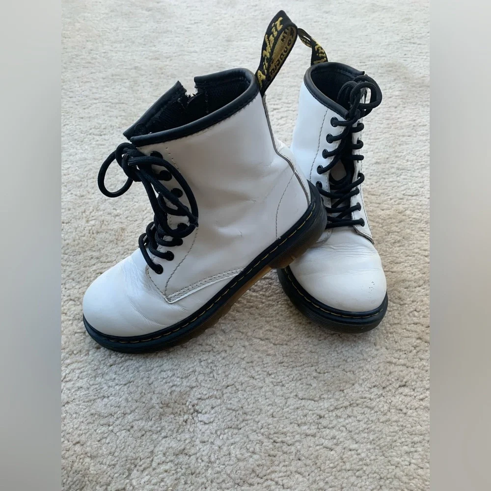Dr. Martens Big Kid Youth Size 1, White 1460 J Combat Leather Lace Up Boots
